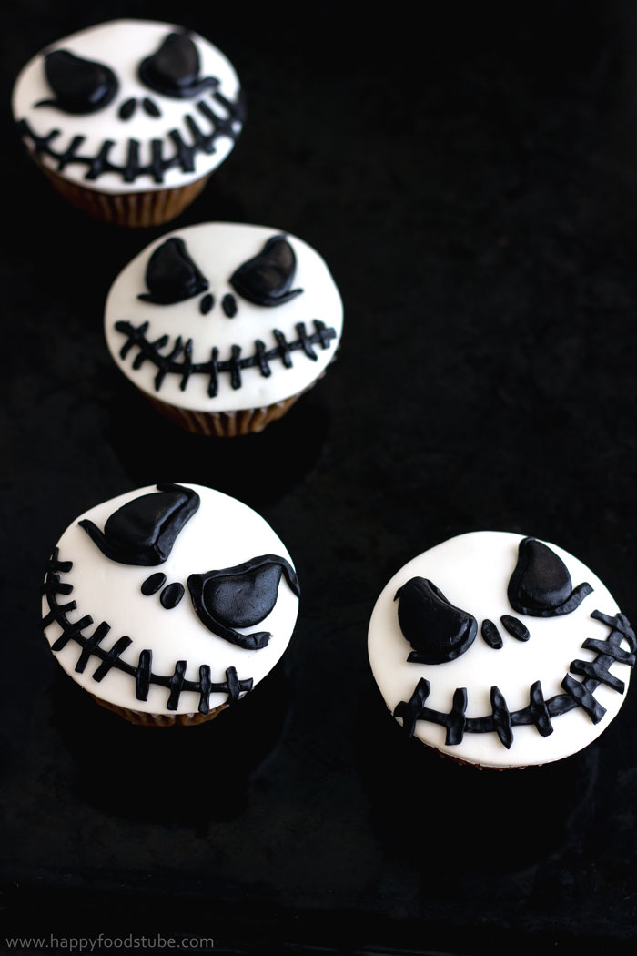 Halloween-Jack-Skellington-Cupcake-Toppers.jpg