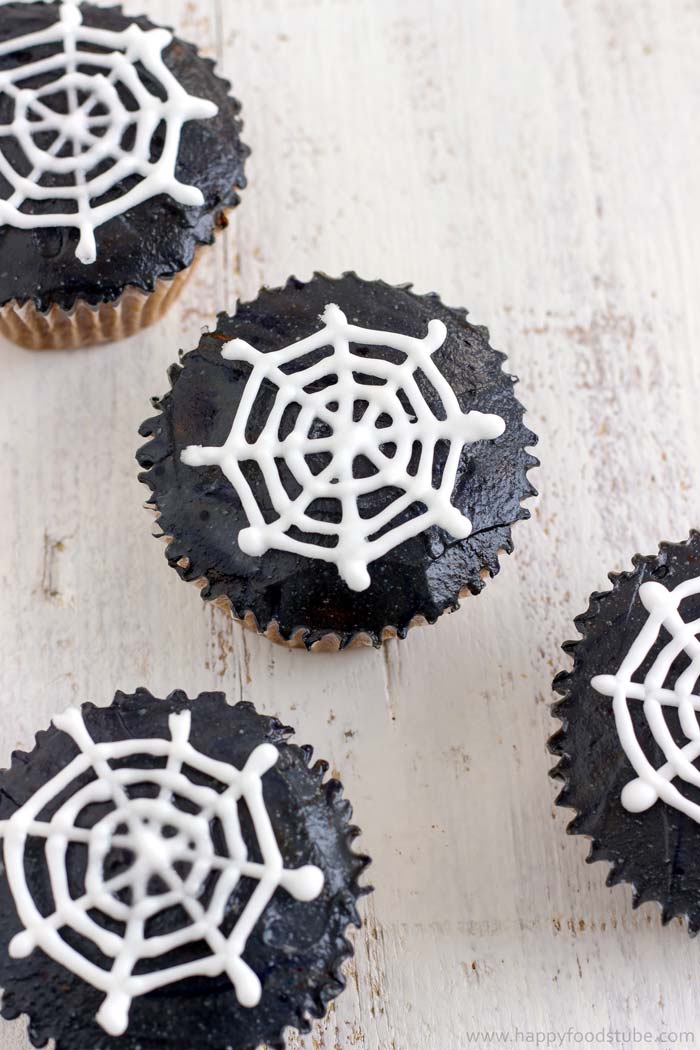 Halloween-Spider-Web-Cupcake-Toppers-Easy-Tutorial.jpg