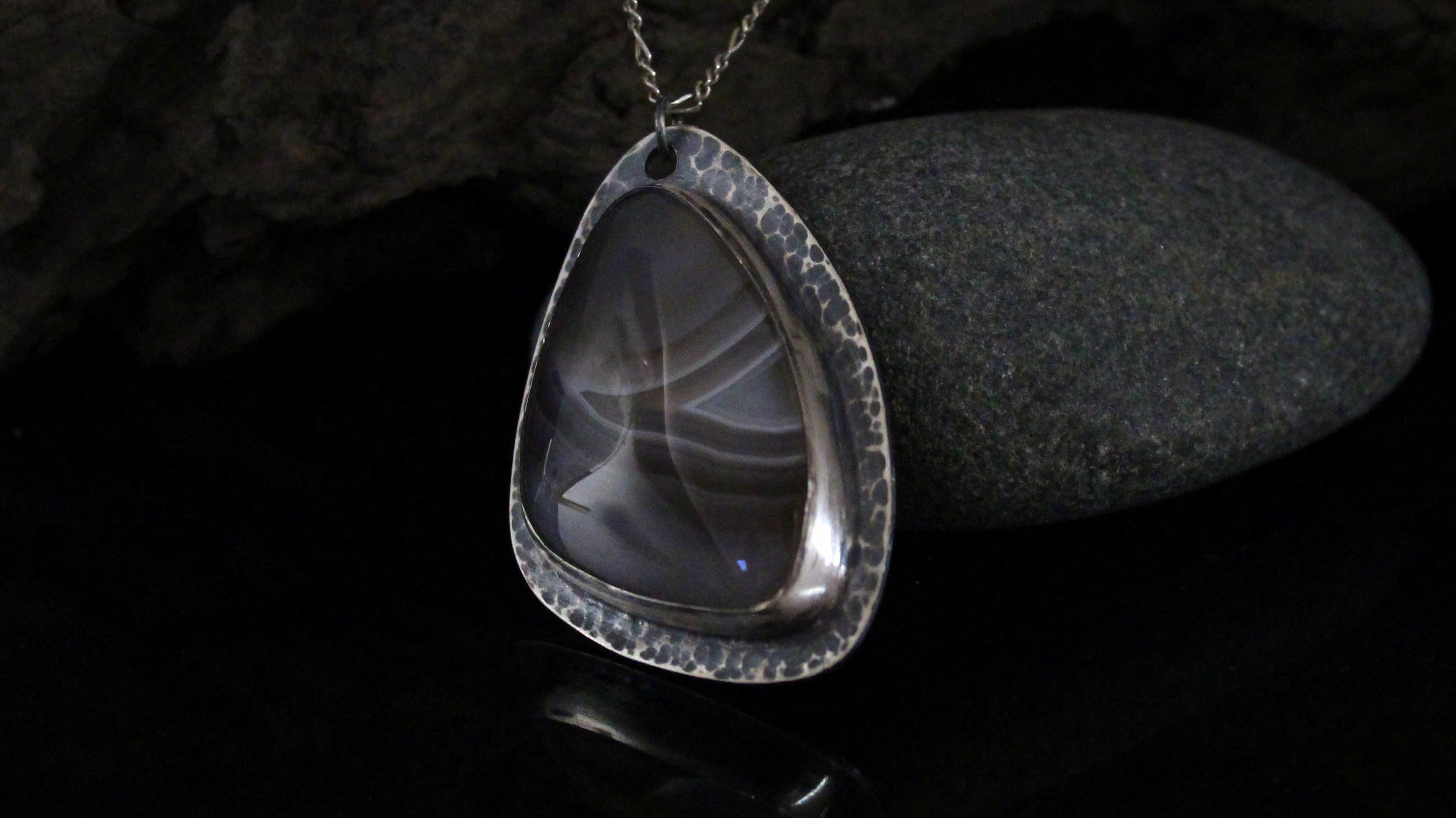 Hammered Silver Agate Pendant 2.JPG