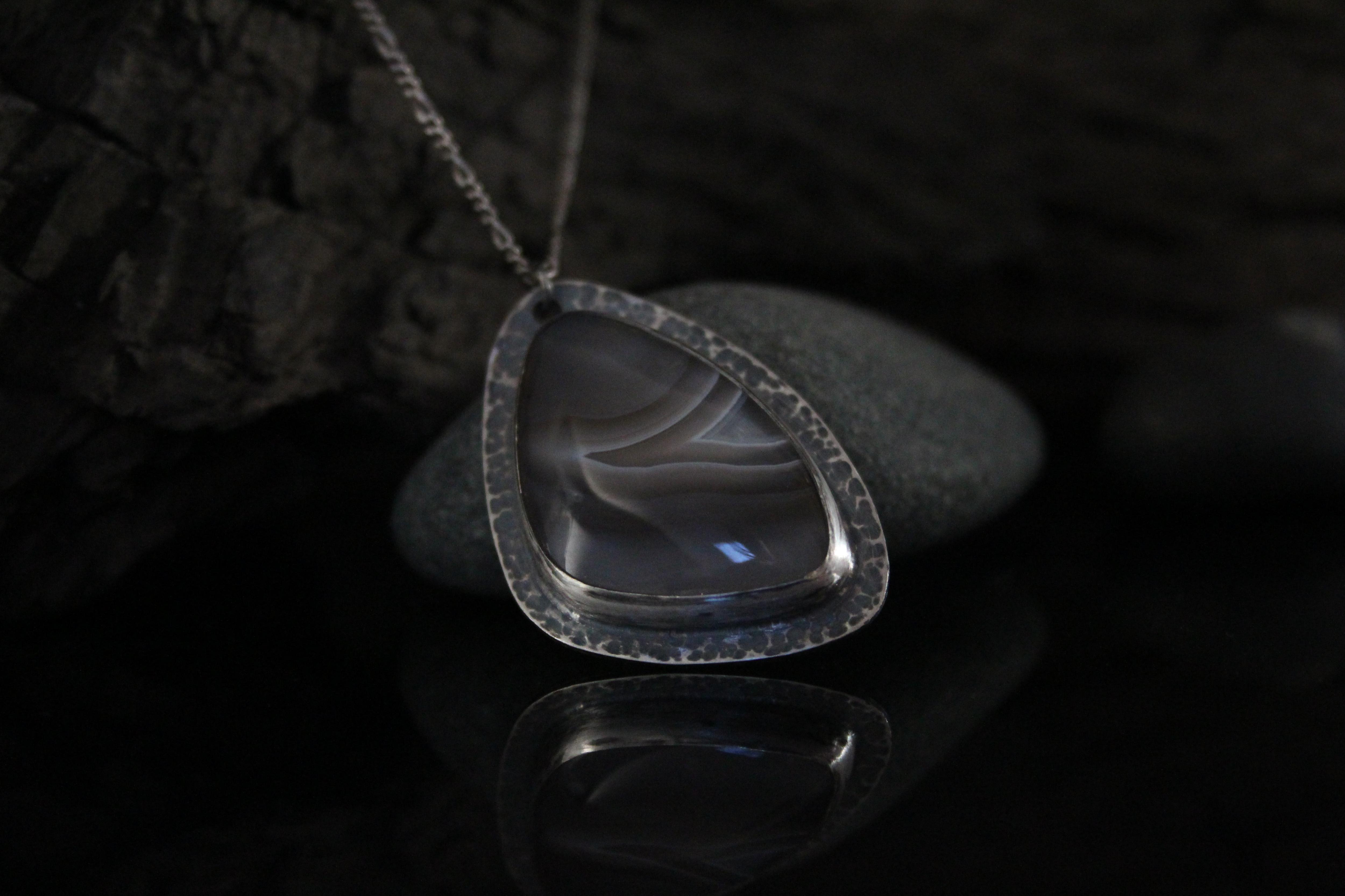 Hammered Silver Agate Pendant 3.JPG