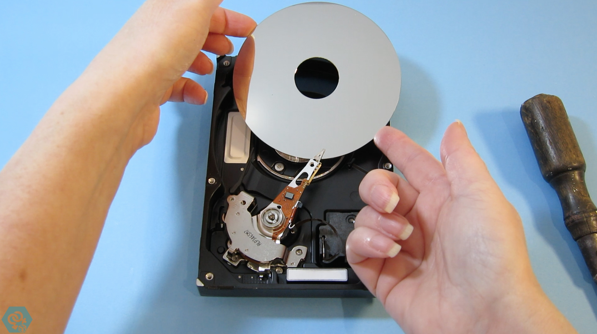 Hard Drive Clock 103_hex.jpg