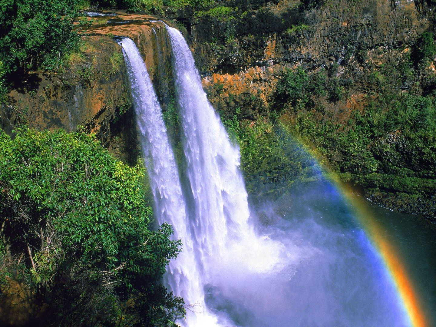 Hawaii 5 Wailua Falls.png