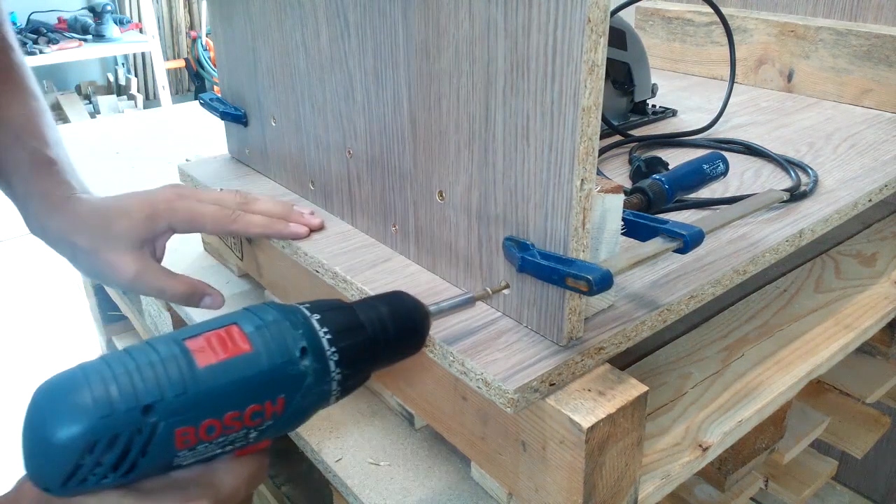 Homemade table saw.mp4.Still020.jpg