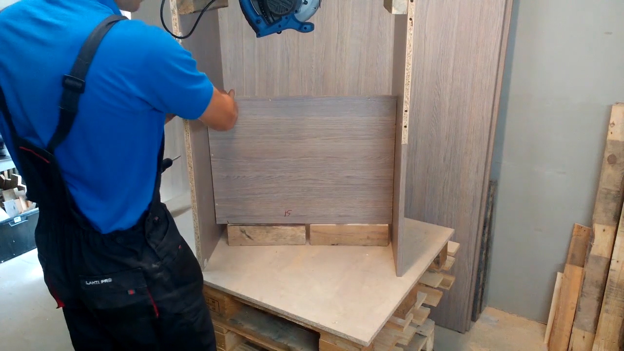 Homemade table saw.mp4.Still021.jpg