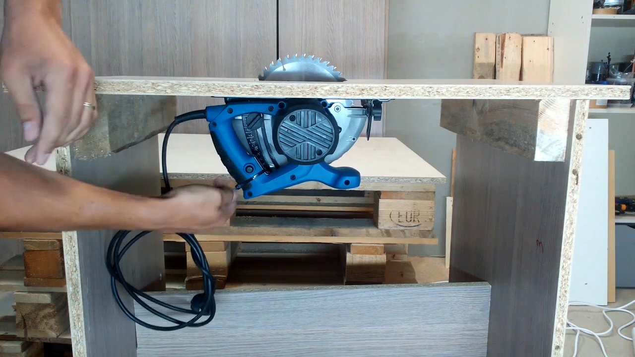 Homemade table saw.mp4.Still023.jpg