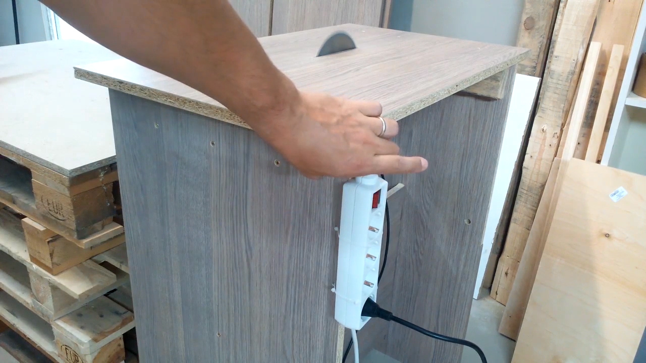 Homemade table saw.mp4.Still027.jpg