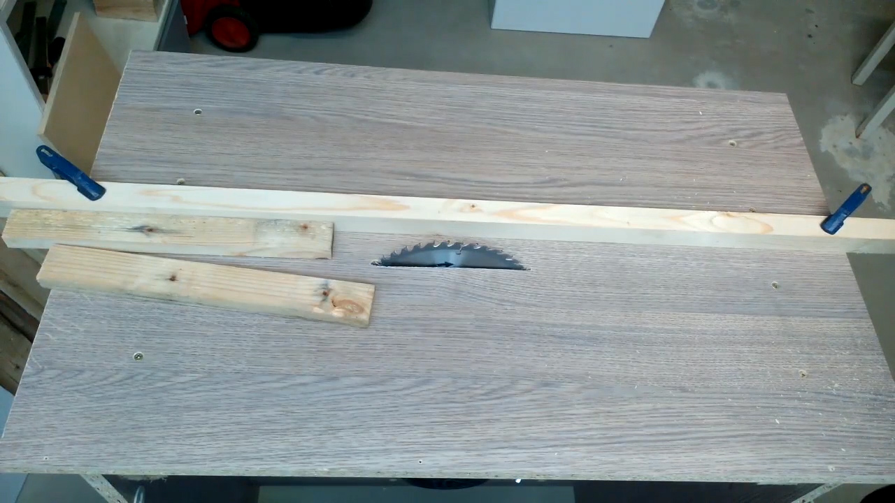 Homemade table saw.mp4.Still031.jpg