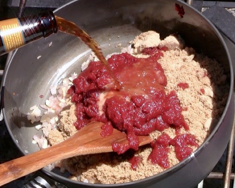 Homemade-BBQ-Sauce02.jpg