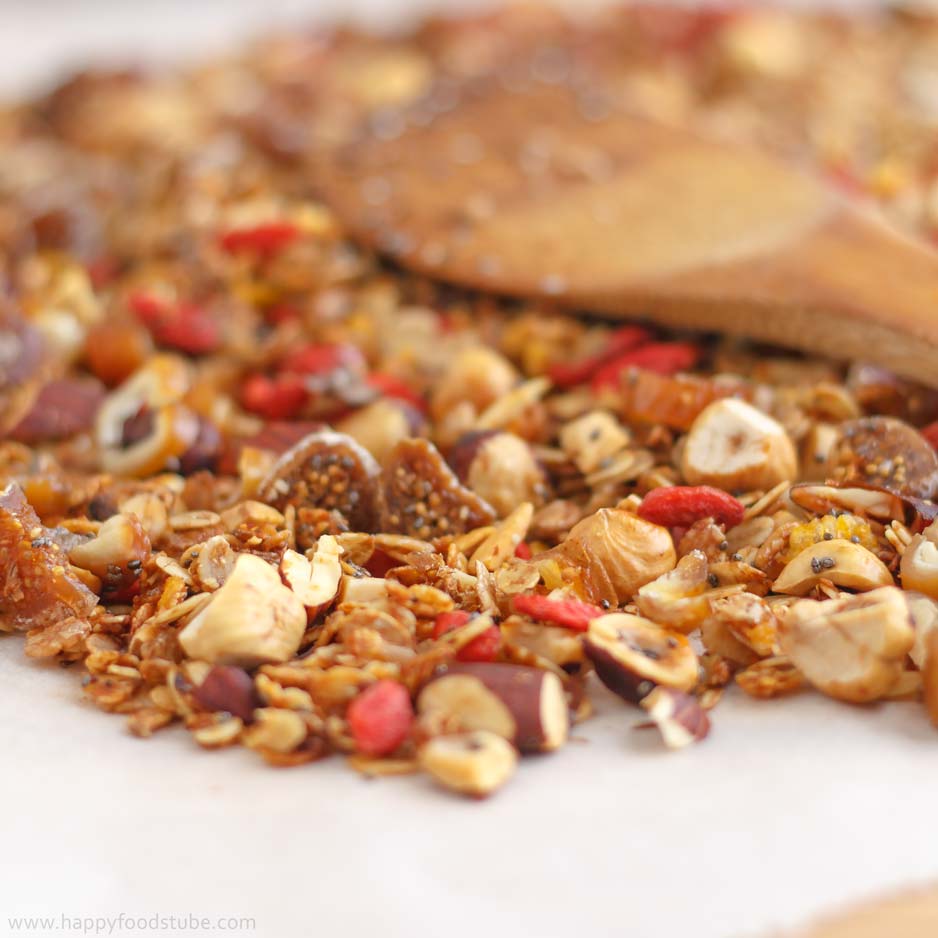 Homemade-Granola-Closeup.jpg