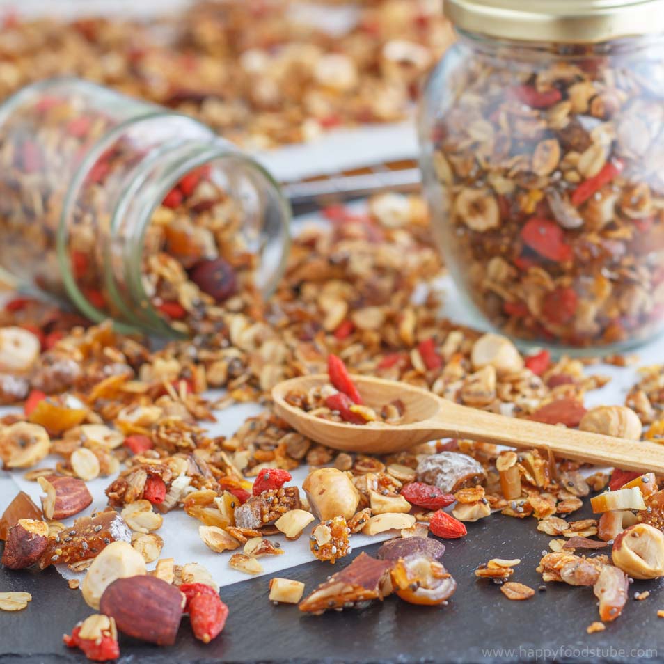 Homemade-Granola-Jars.jpg