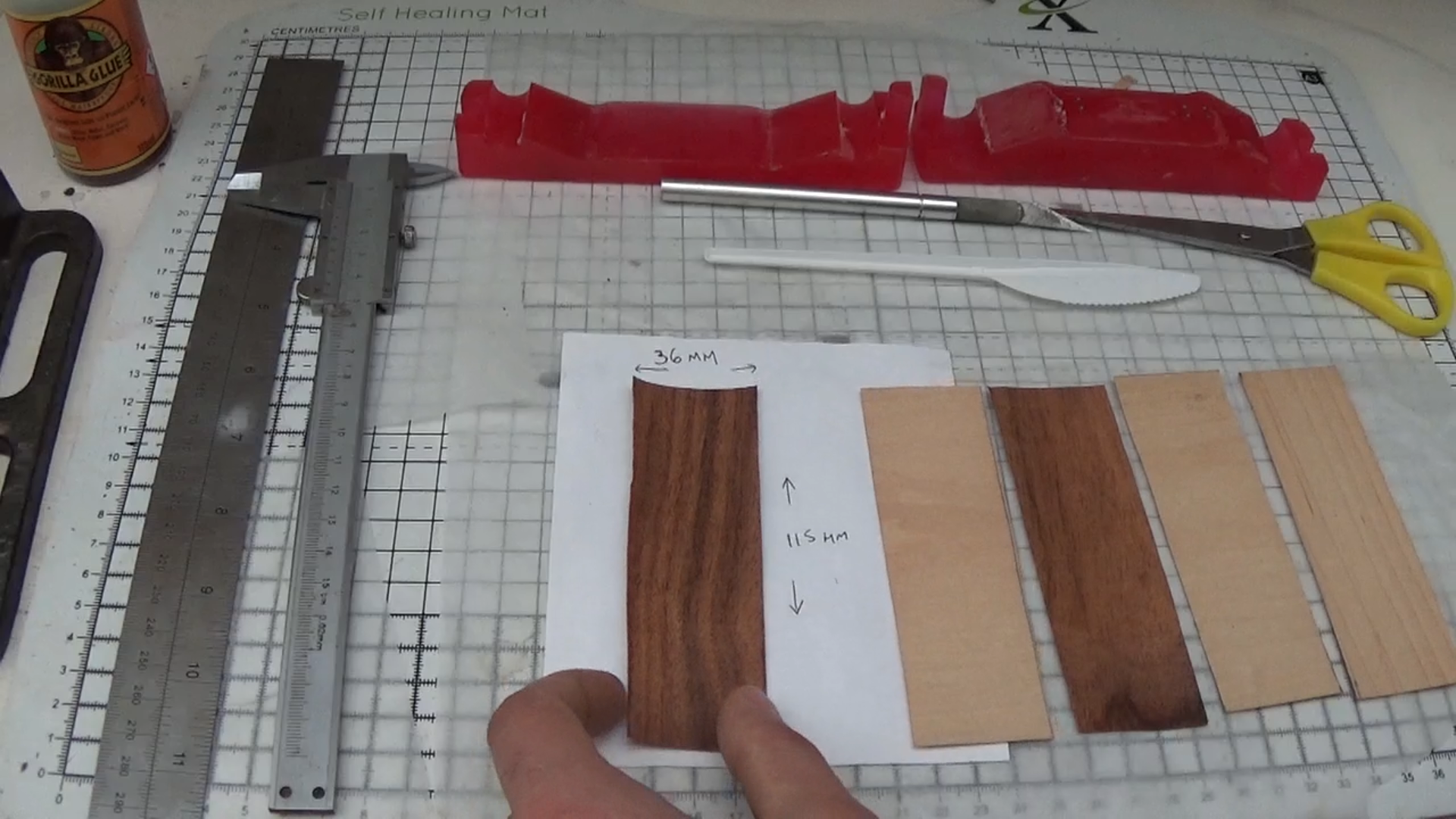 How To Make A Wooden Fingerboard.bmp