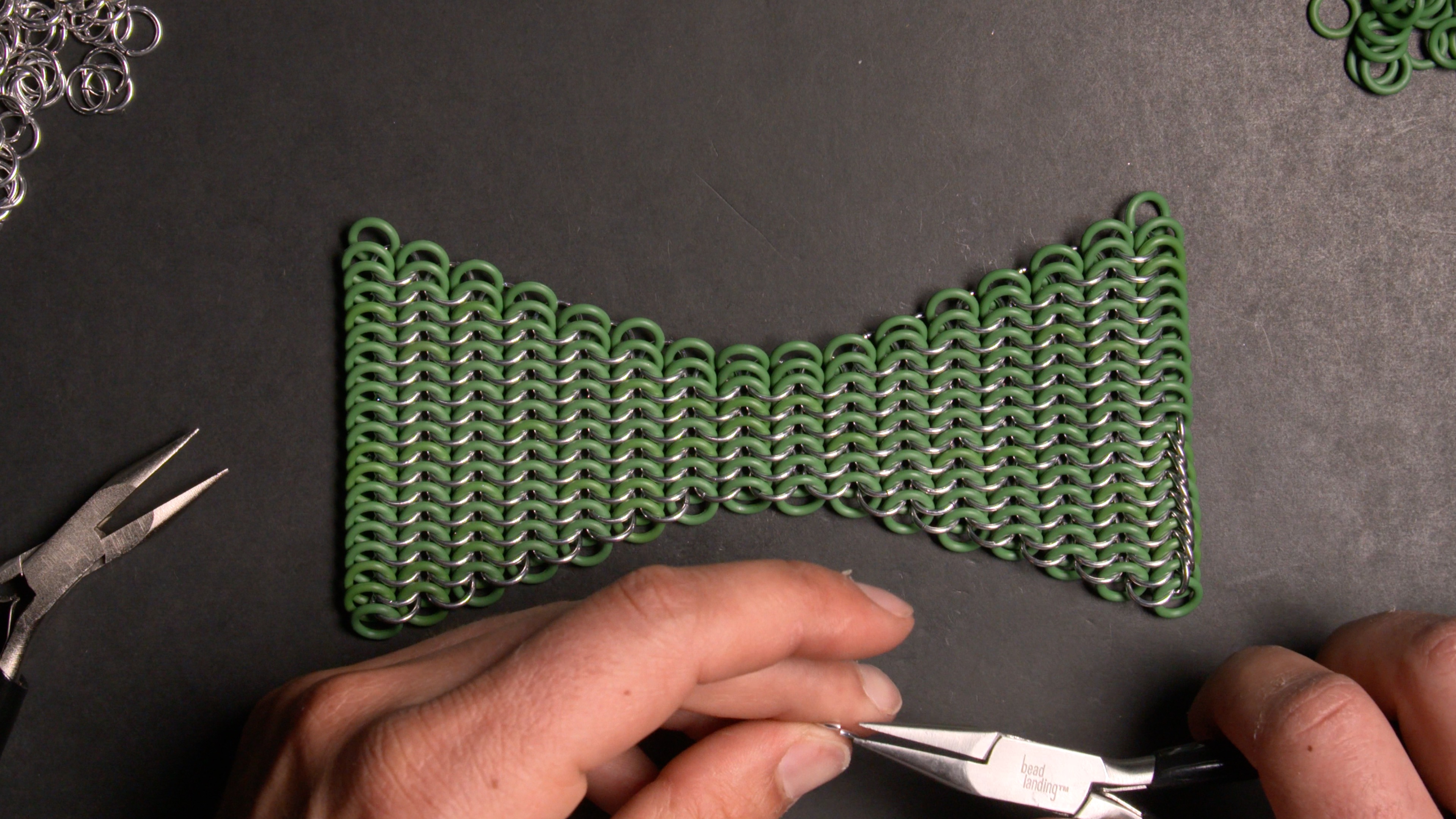 How To Make a Chainmail Bow-Tie9.jpg