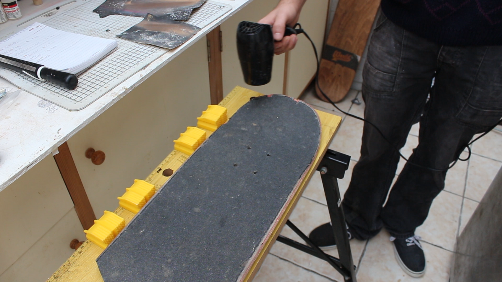 How To Remove Grip Tape From Skateboards.bmp