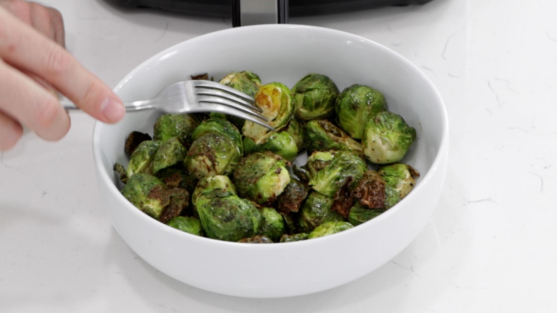How to Cook Brussels Sprouts in the Air Fryer.00_05_58_12.Still009.jpg