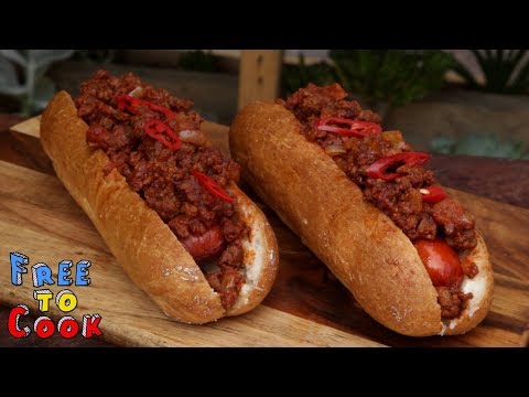 How to Cook Chili Dogs