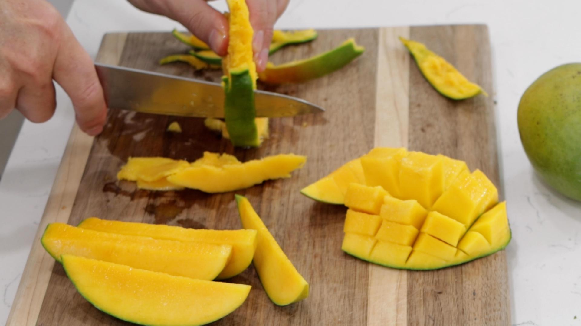 How to Cut and Eat a Mango.00_07_44_10.Still015.jpg