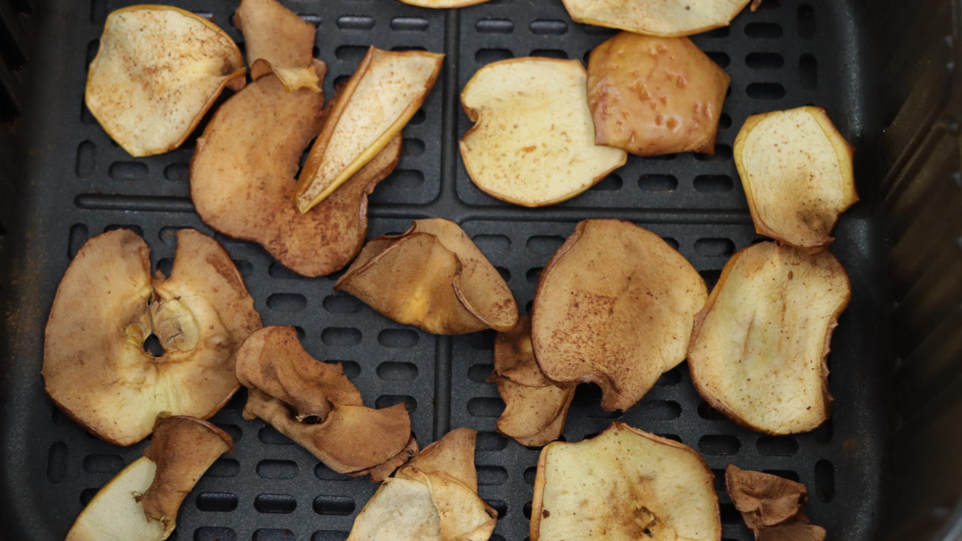 How to Make Apple Chips in the Air Fryer 2.jpg