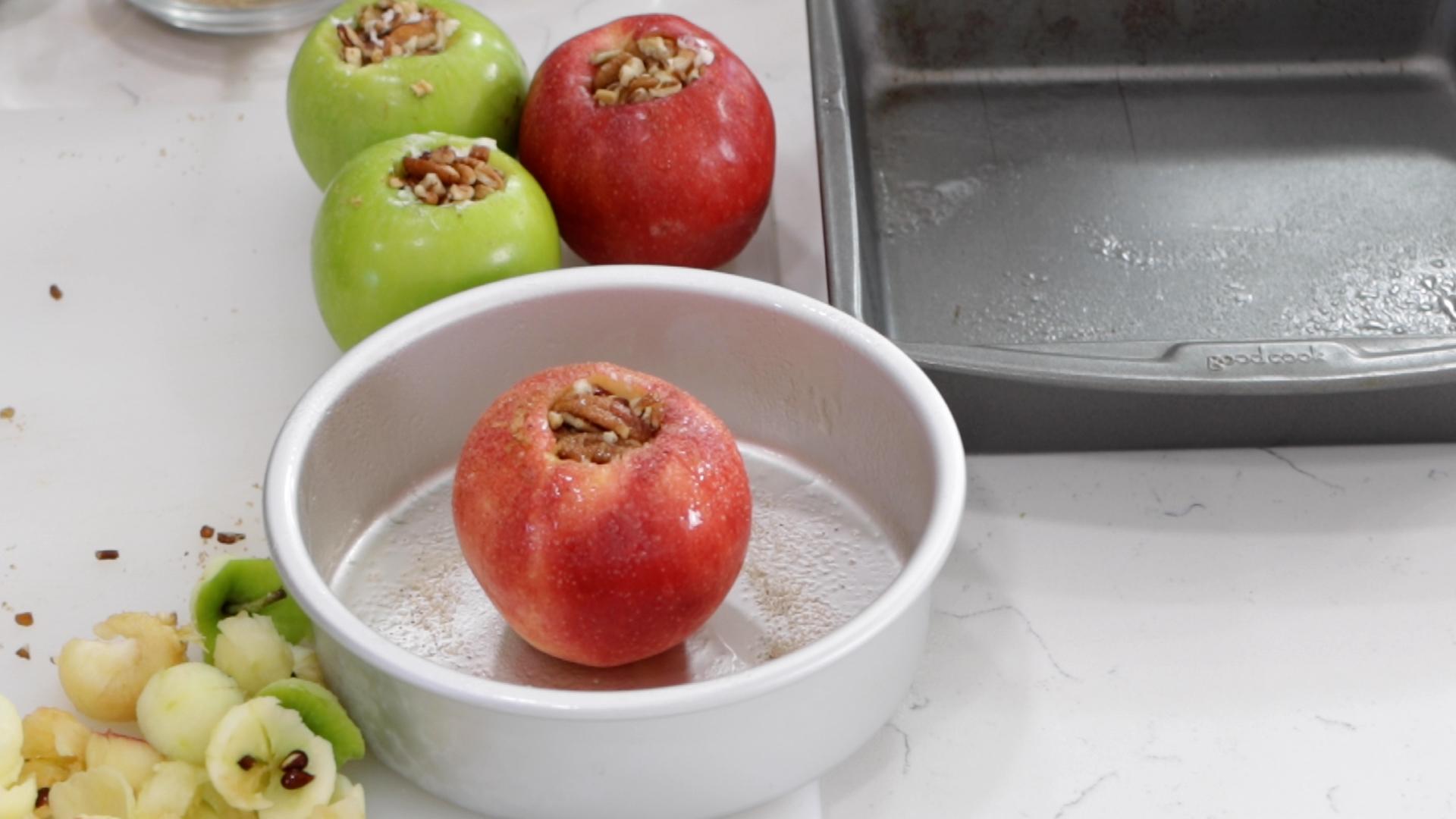 How to Make Baked Apples in the Oven or Air Fryer.00_05_22_20.Still007.jpg