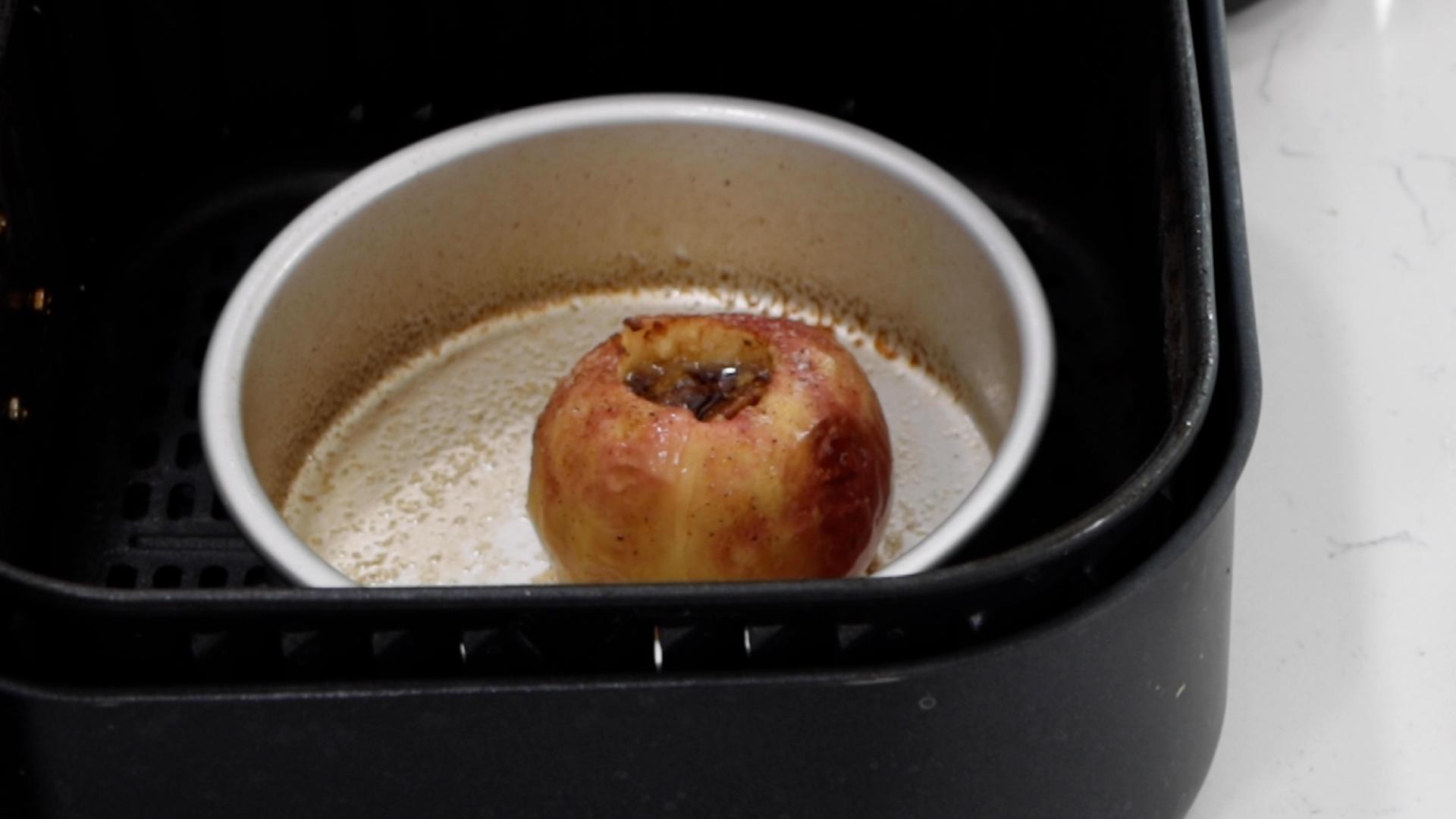 How to Make Baked Apples in the Oven or Air Fryer.00_07_03_10.Still010.jpg