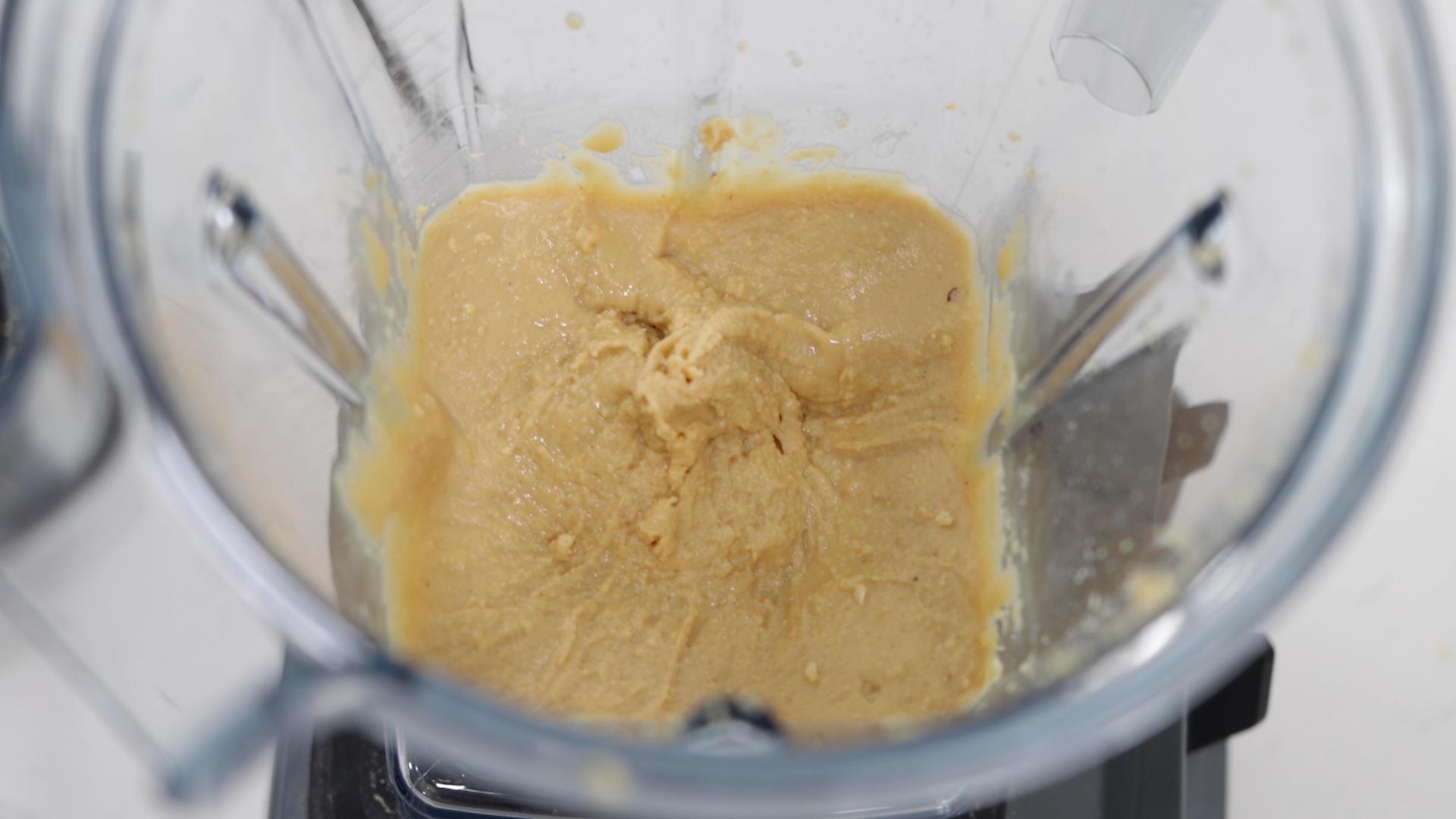 How to Make Creamy Peanut Butter in a Blender (Vitamix).00_03_45_12.Still009.jpg