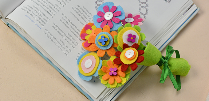 How to Make Felt Flower Bouquets with Buttons and Wood Beads680330.jpg