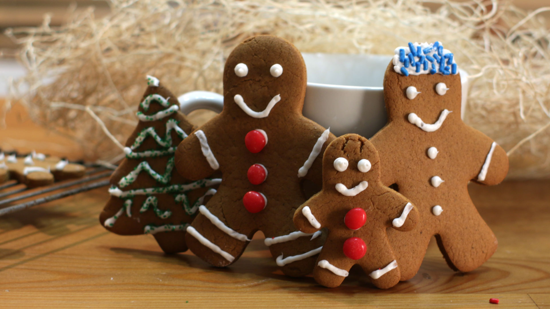 How to Make Gingerbread Cookies | Easy Gingerbread Men Recipe.jpg