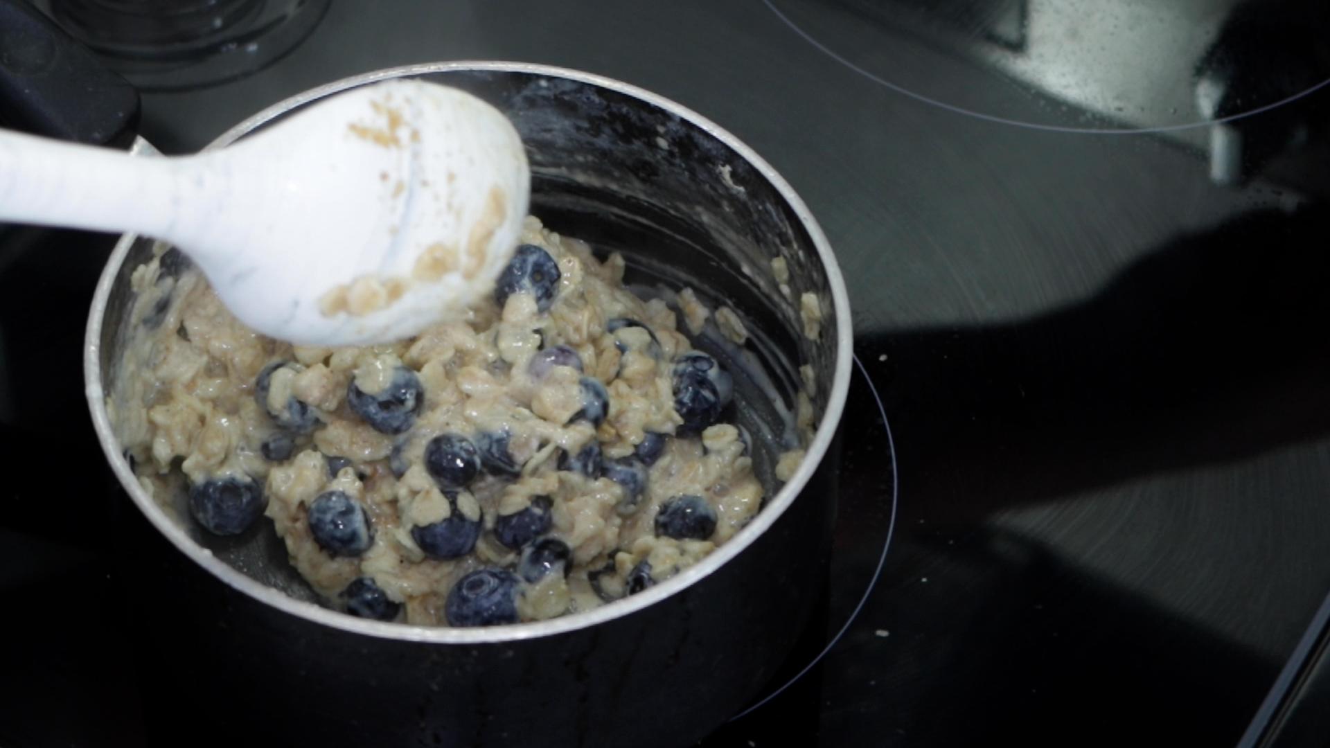 How to Make Oatmeal on the Stovetop Cooking Basics.00_03_04_19.Still005.jpg