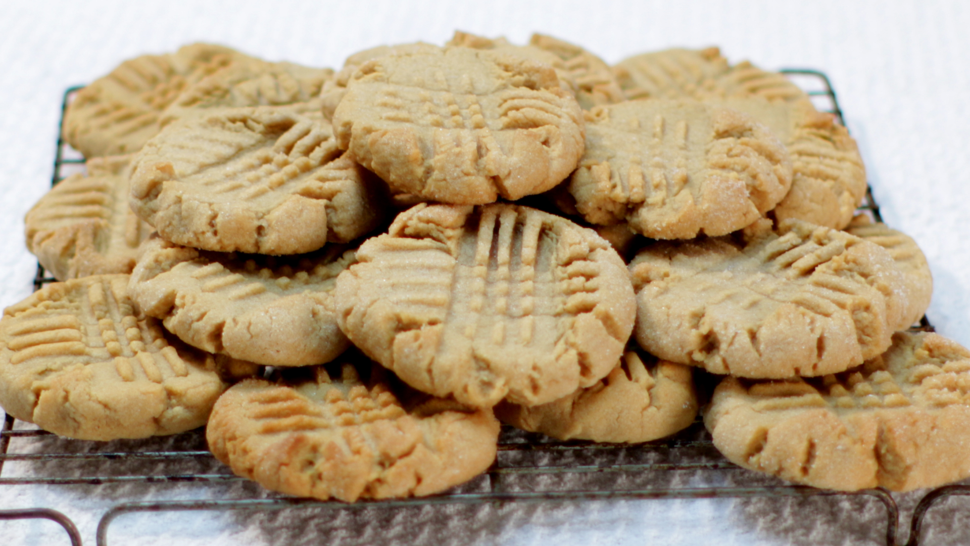 How to Make Peanut Butter Cookies - Easy Peanut Butter Cookie Recipe Soft and Chewy.jpg