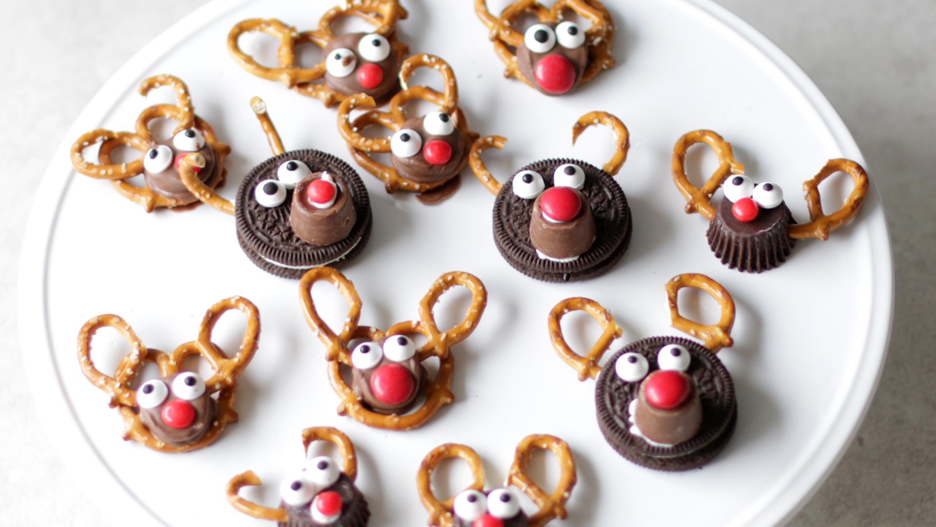 How to Make Pretzel Reindeers | Easy Pretzel Reindeer Treats Recipe 3 options.jpg