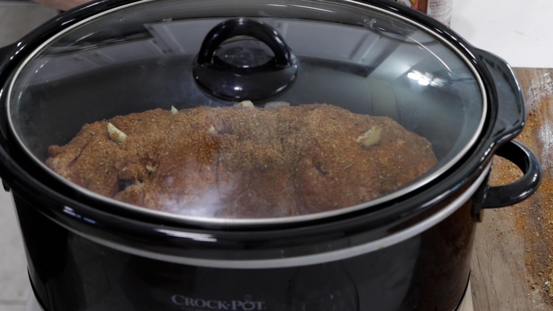 How to Make Pulled Pork in Slow Cooker Easy Pulled Pork Recipe.00_04_38_15.Still010.jpg