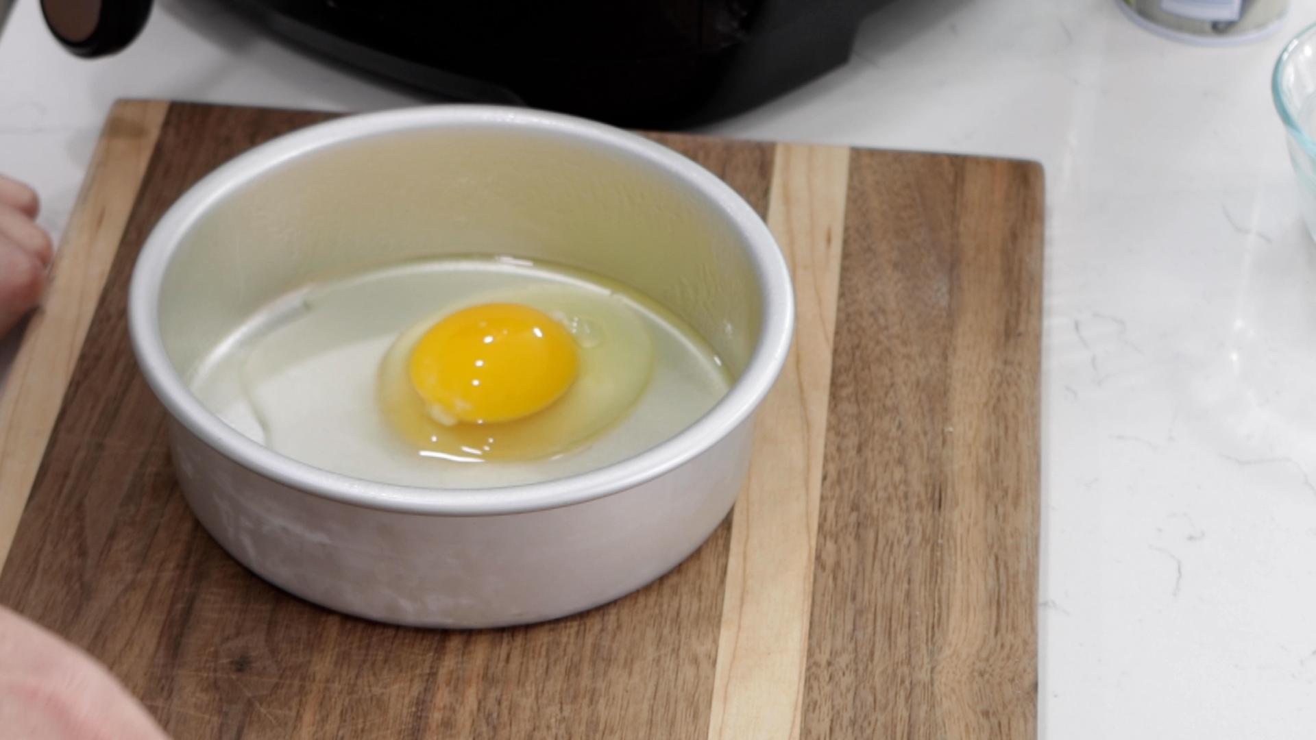 How to Make a Fried Egg in Air Fryer.00_01_30_10.Still003.jpg