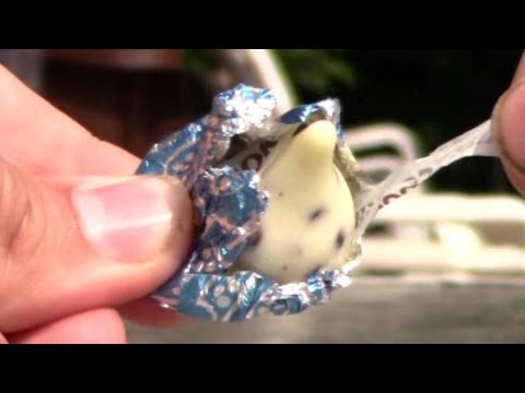 How to Open a Hershey's Kiss The Right Way