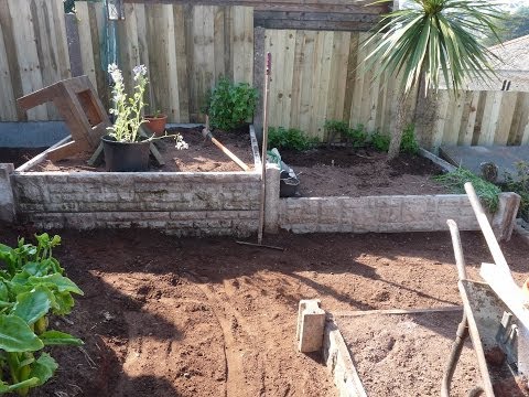 How to Transform a Garden lawn into a Raised Bed Organic Vegetable OASIS