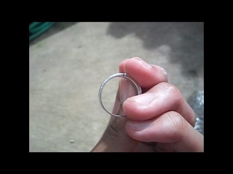 How to clean your ring with toothpaste