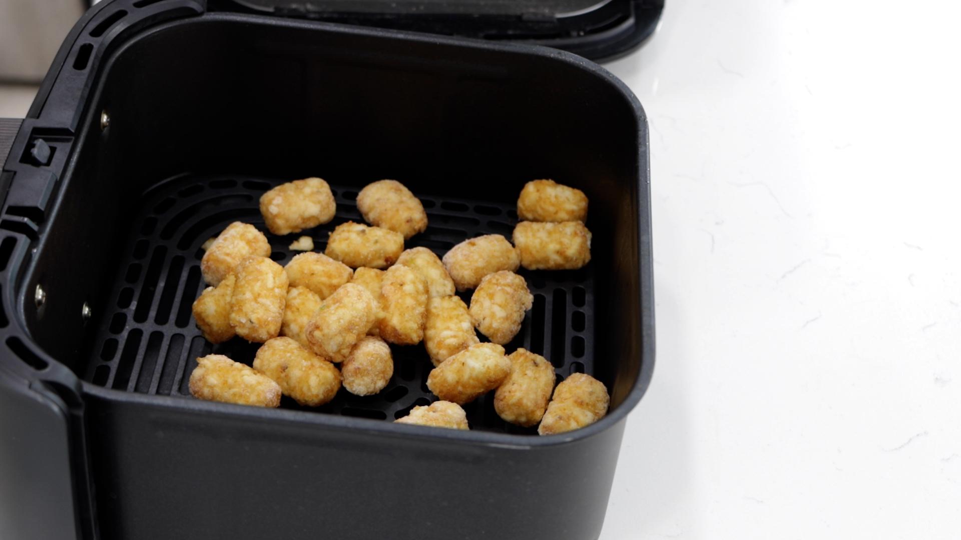 How to cook frozen tater tots in air fryer Copy 01.00_00_40_04.Still002.jpg