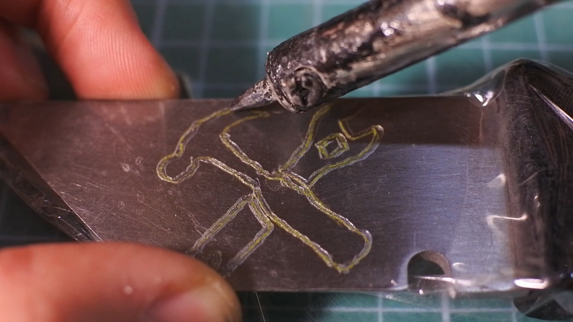 How to etch metal or knife.mp4_20160812_103505.067.jpg