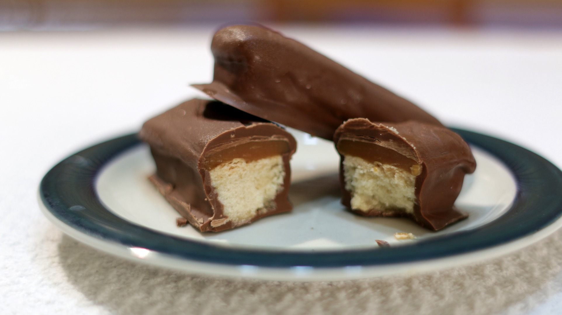 How to make Twix Cookie Bars.jpg