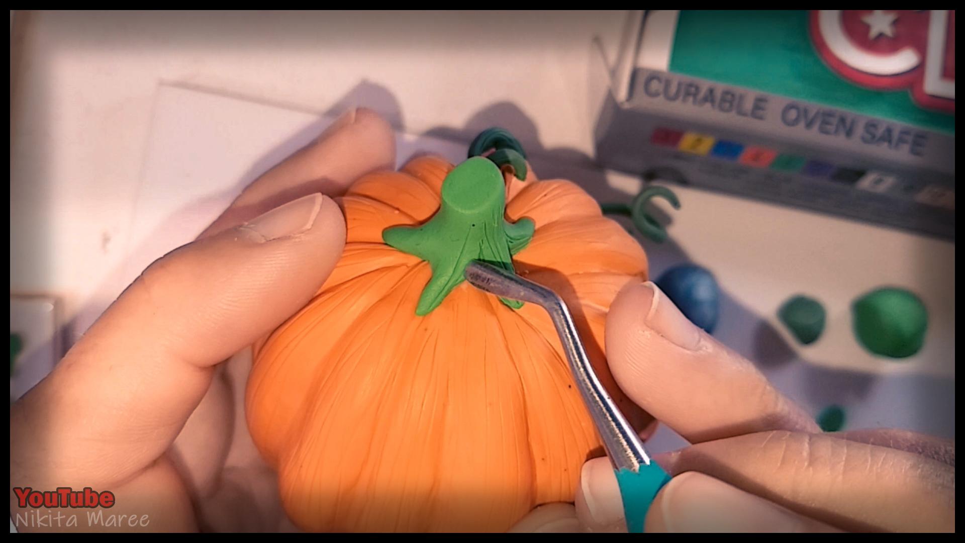 How to make a Jack o'lantern. Polymer clay tutorial. Sculpting a pumpkin out of clay. Halloween Craft.  (57).jpg