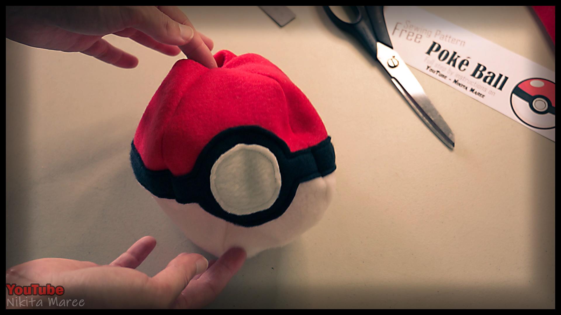 How to make a Poke Ball. DIY pokemon tutorial. Make your pokeball (45).jpg