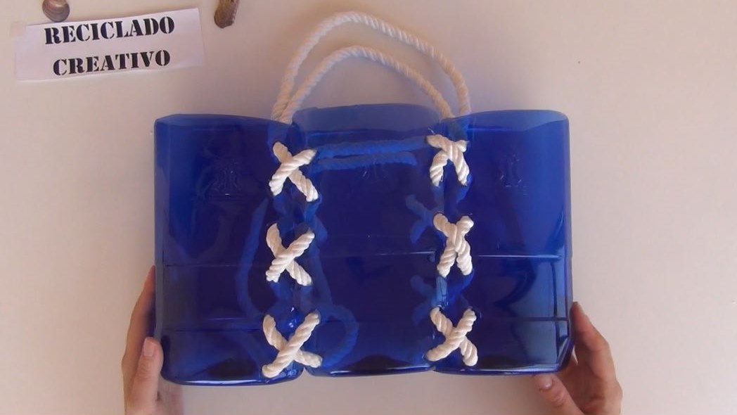 How to make a bag out of recycled plastic bottles (15).JPG