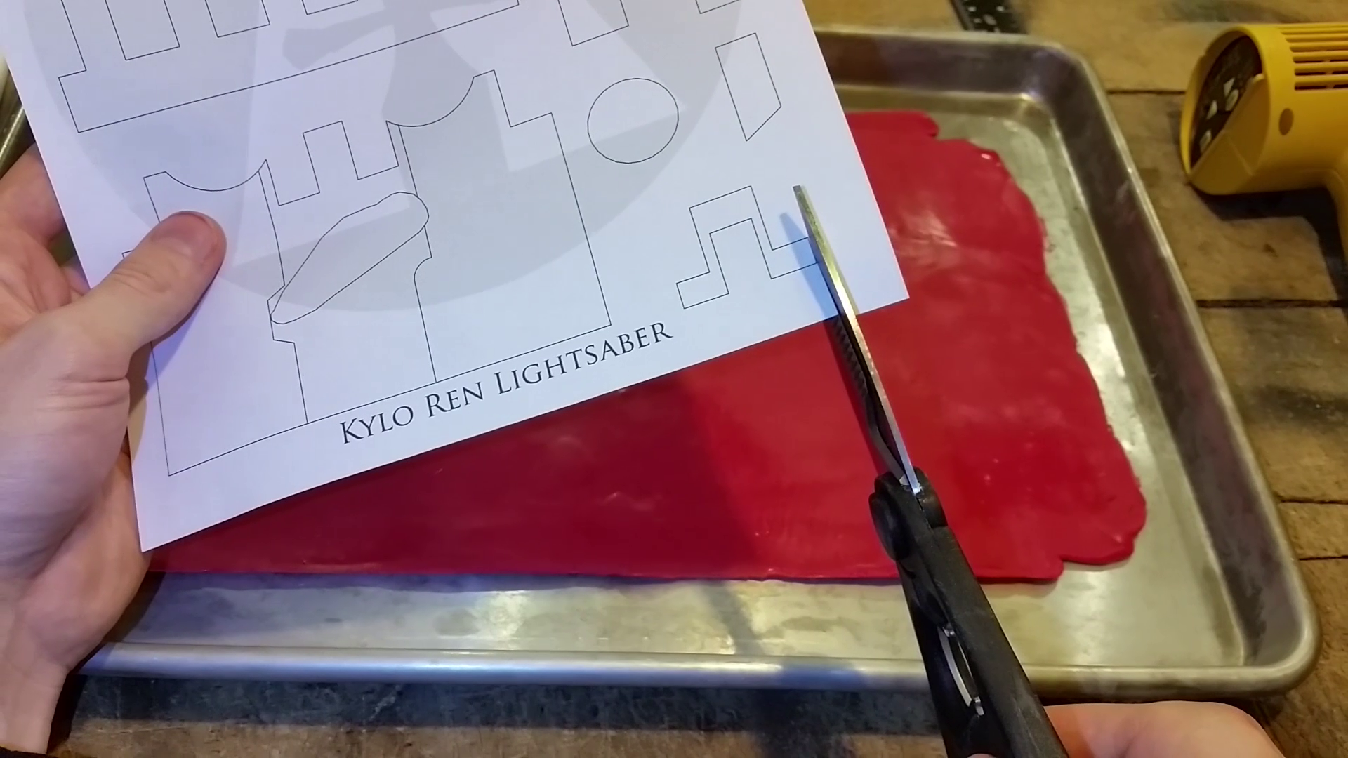 How to make a lightsaber - Kylo Ren (5).png