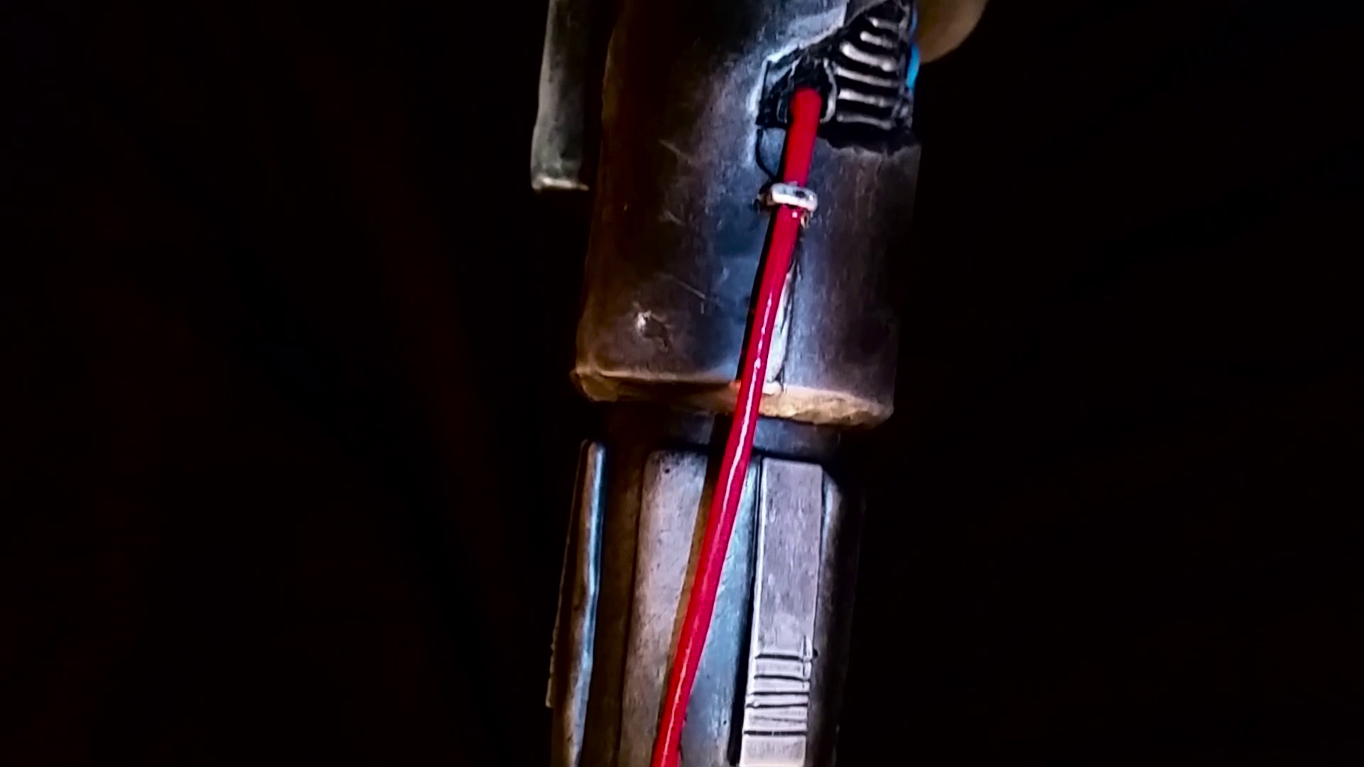 How to make a lightsaber - Kylo Ren (91).png