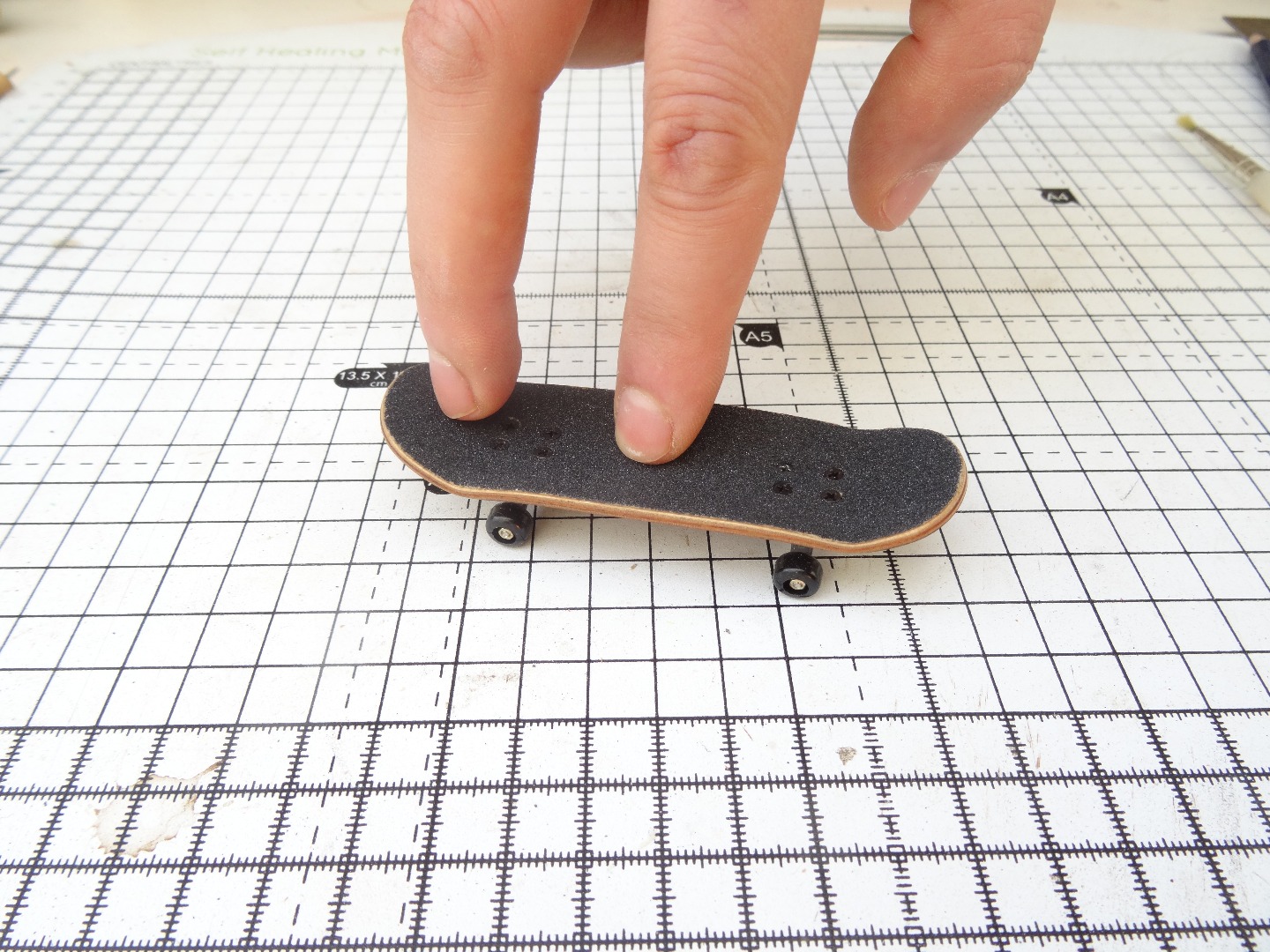 How to make a wooden fingerboard-002.JPG