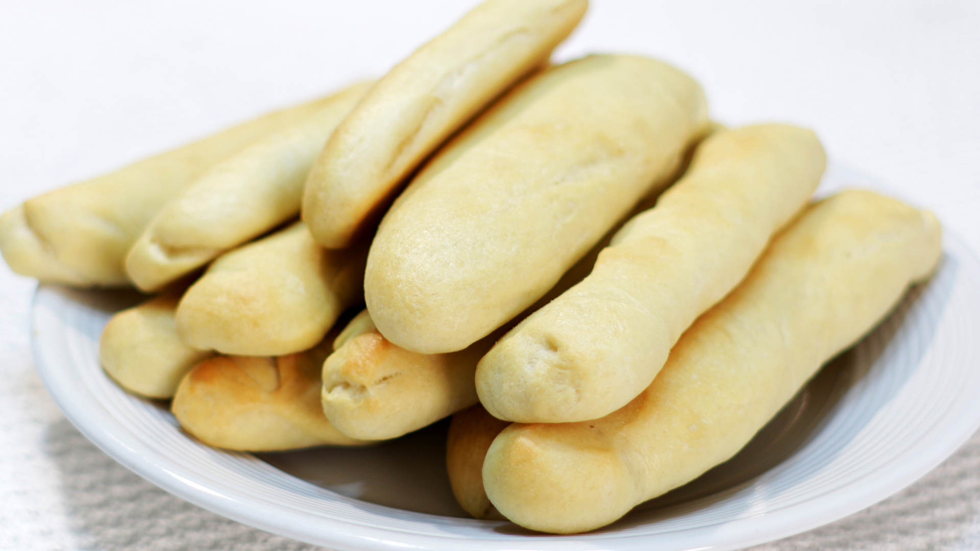 How to make amazing homemade breadsticks no mixer.jpg