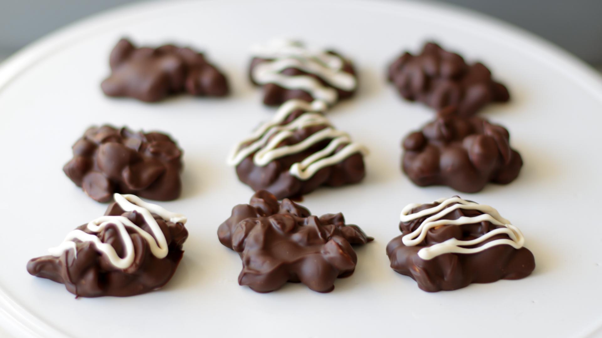 How to make chocolate peanut clusters Easy peanut clusters recipe.jpg