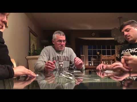 How to play spoons