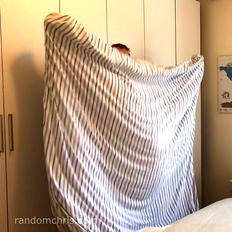 How to put on a duvet cover instructable (4).png