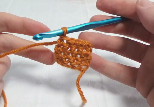 How-to-Single-Crochet-Blog.png