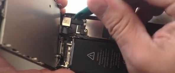 How_to_repair_cracked_iphone5_006.JPG