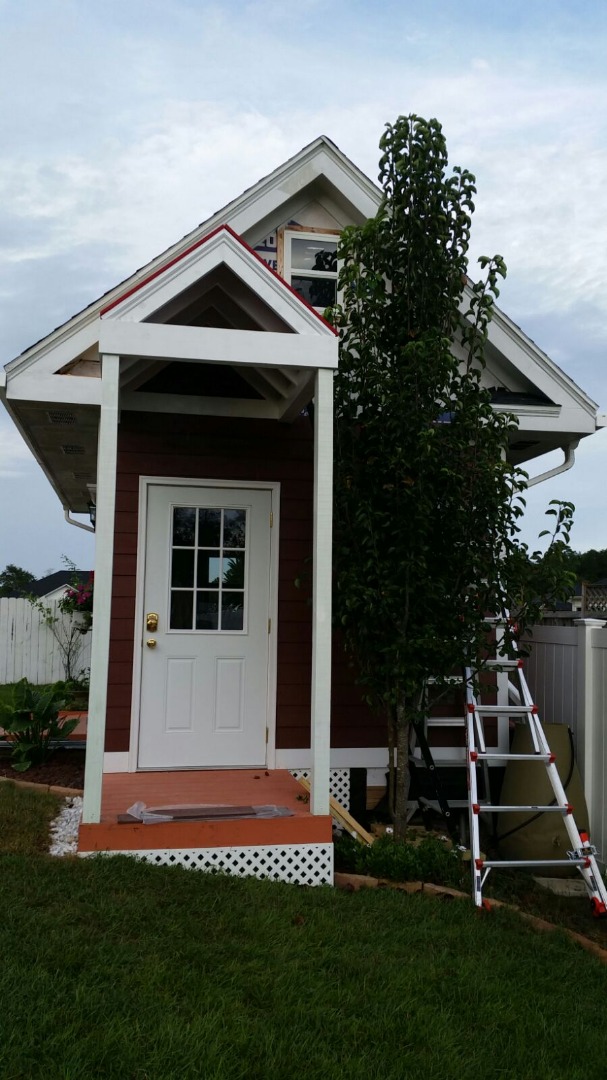 IMG-20150929-porch with red roof 1.jpg